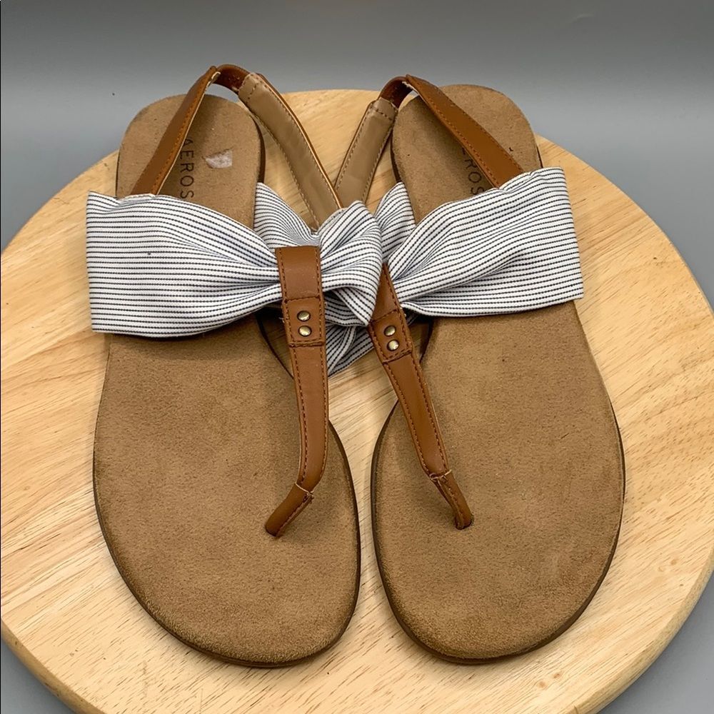 AEROSOLES Cortland Thong Sandals Women’s 9.5M | Navy White Tan Casual Dress